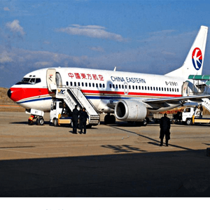 武夷山机场货运航空快运业稳步发展的原因是什么？